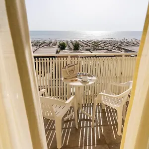Hotel Byron, Milano Marittima